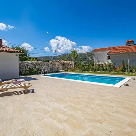 Casa vacanze Cozy In With Kitchen