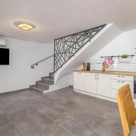 Cozy In Tribalj With Kitchen Holiday home Tribalj (Primorsko-Goranska)