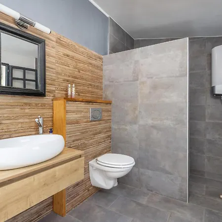 Holiday home Cozy In Tribalj With Kitchen Tribalj (Primorsko-Goranska)