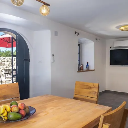 Holiday home Cozy In Tribalj With Kitchen *